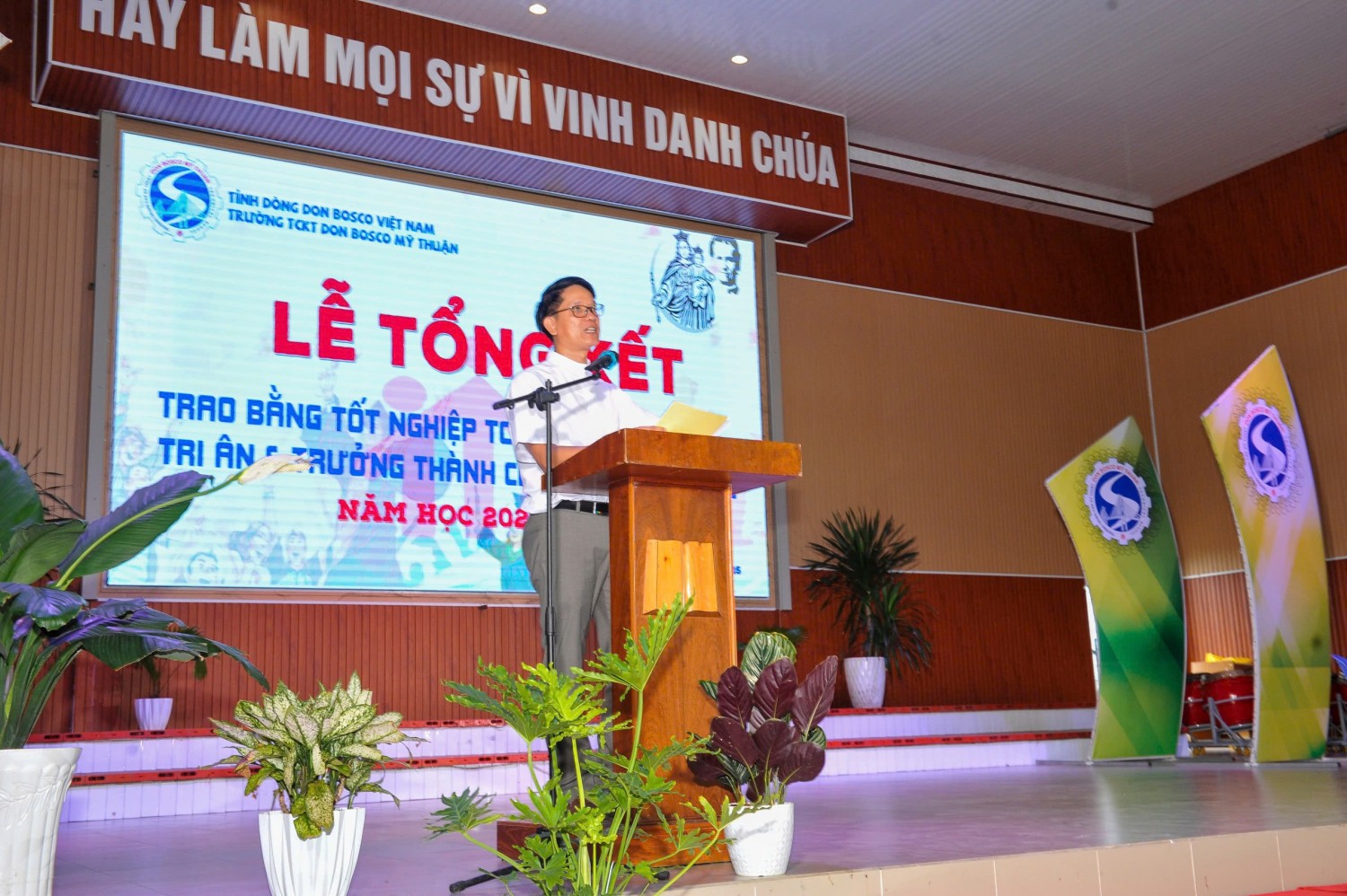 LỄ TỔNG KẾT NĂM HỌC TRAO BẰNG TỐT NGHIỆP TRUNG CẤP NGHỀ – TRI ÂN TRƯỞNG THÀNH KHỐI 12